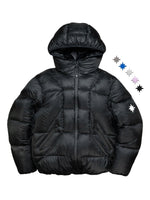Doudoune Finesse Alive Puffer Jacket noire présentée sur fond blanc