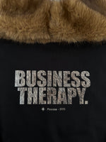 Zoom sur l’imprimé Business Therapy du Crew Neck Business Therapy FUR.