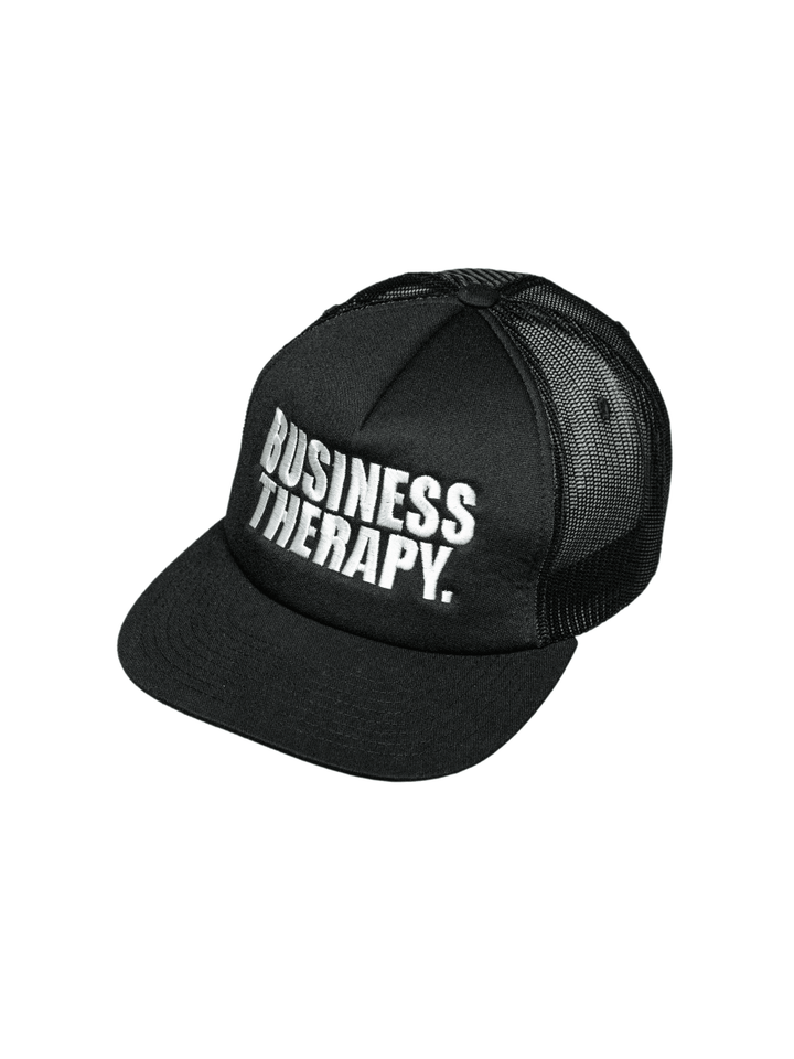 Casquette Business Therapy Trucker noire présentée en packshot sur fond blanc