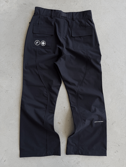 Pantalon FAS Hardpant présenté posé au sol en packshot