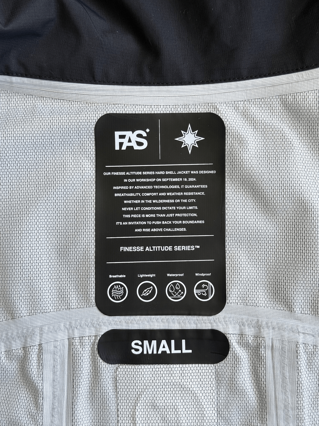 Zoom sur l’étiquette intérieure de la FAS Hardshell.