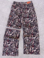 Packshot complet du Finesse 2-in-1 Cargo Pants-Camo, pantalon streetwear convertible en short par zip.