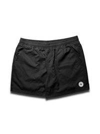 Finesse Swim Shorts Triple Black présenté en packshot sur fond blanc.